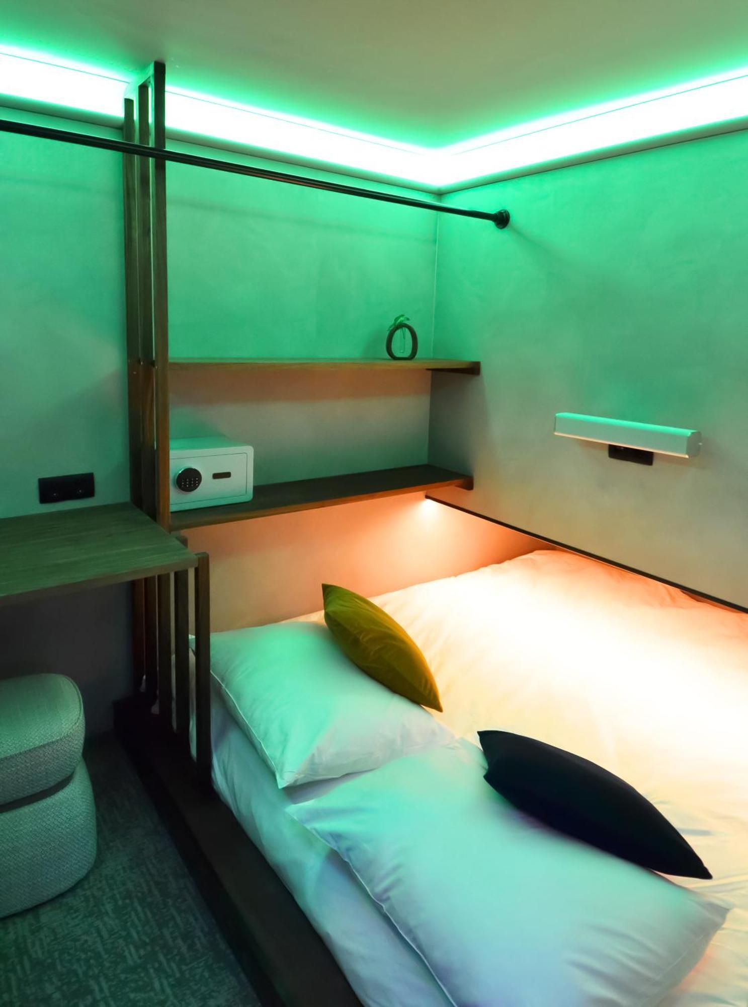 The Hyve Capsule Hotel a capsule *